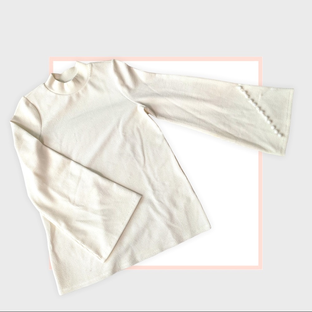 Kensie cream high neck stretchy loose bell sleeved tunic sweater.